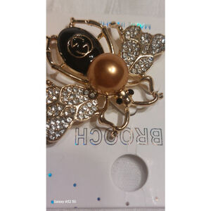 Gorgeous Gold & Black Bee Brooch